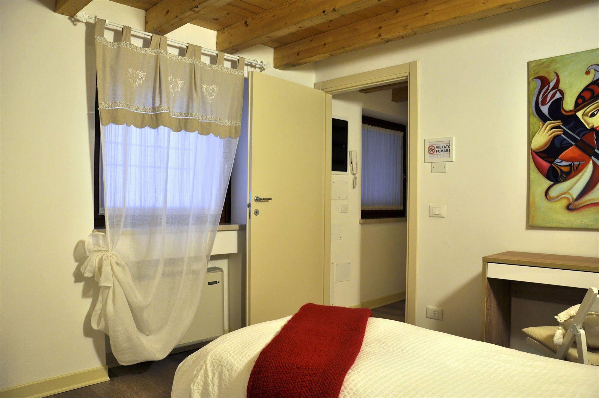 Corsomatteotti62 Bed & Breakfast Brescia Ngoại thất bức ảnh